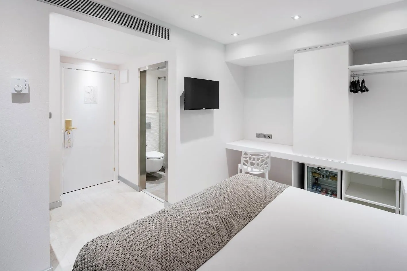 Catalonia Roma Hotel Barcelona 3*,  Spain