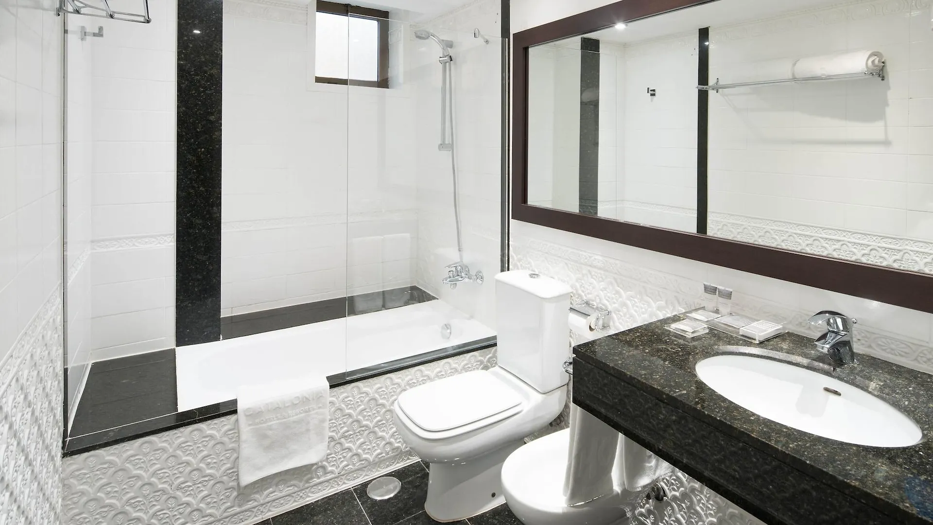 Catalonia Roma Hotel Barcelona 3*,