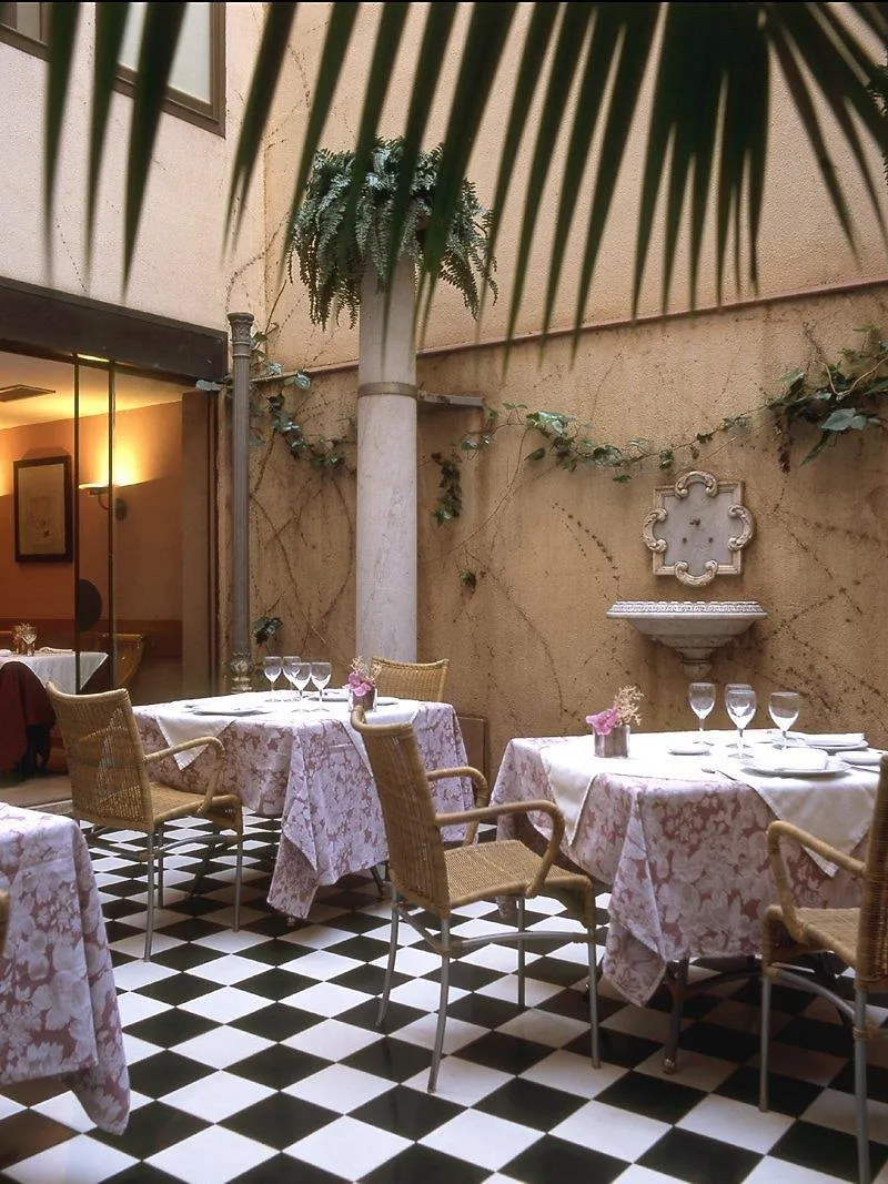 Catalonia Roma Hotel Barcelona