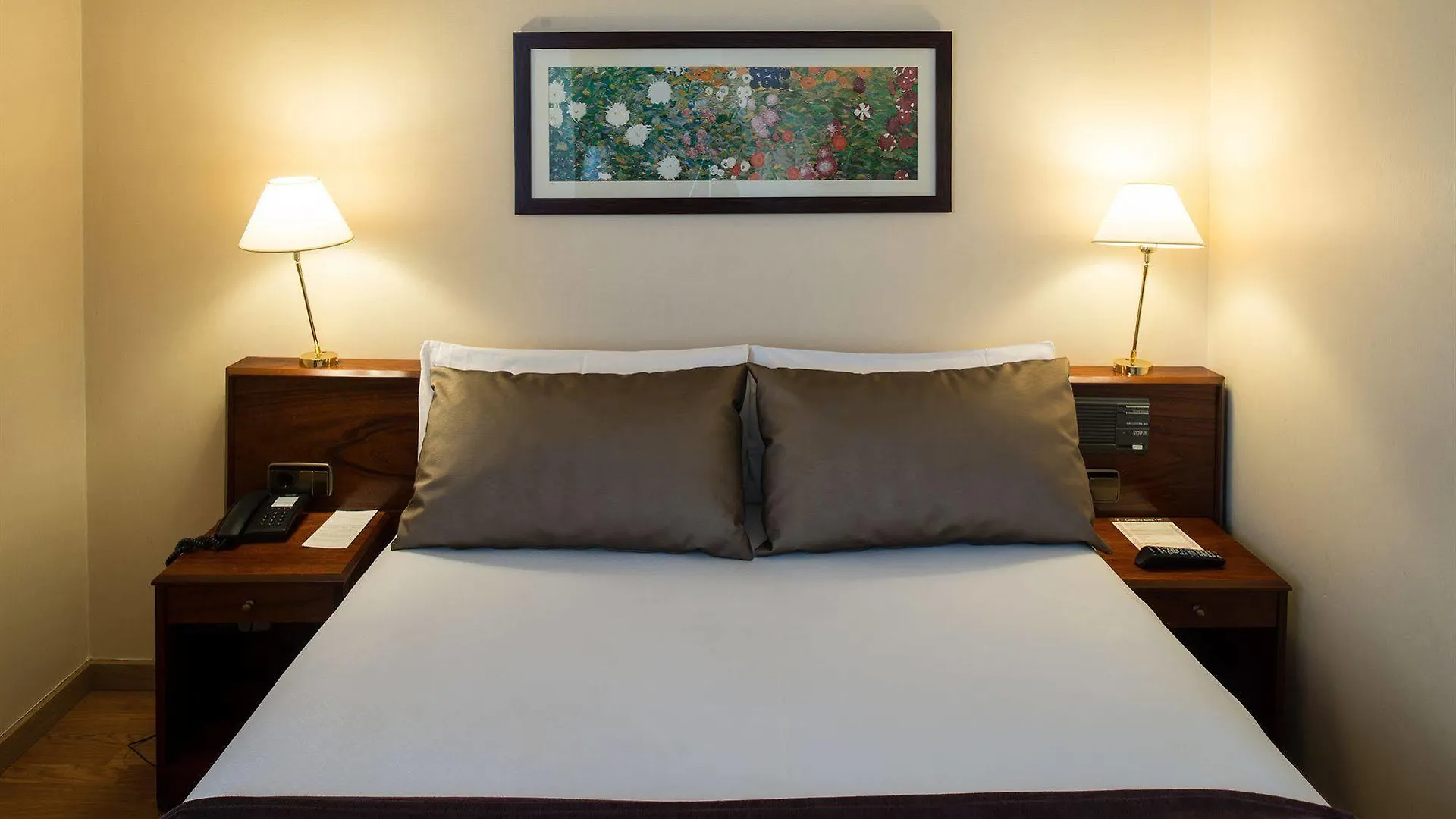 Catalonia Roma Hotel Barcelona