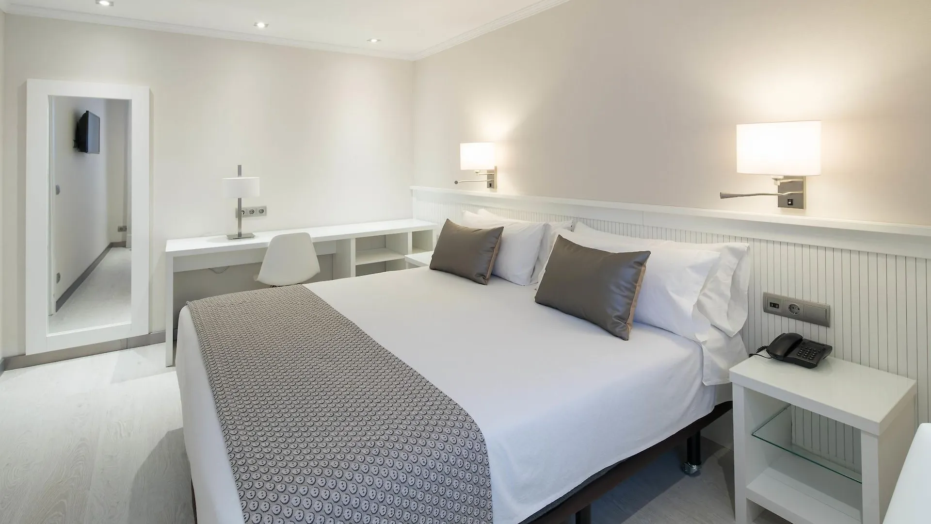 Hotel Catalonia Roma Barcelona
