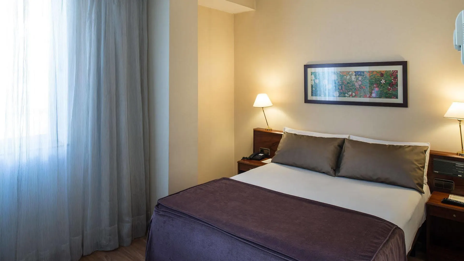 Hotel Catalonia Roma Barcelona